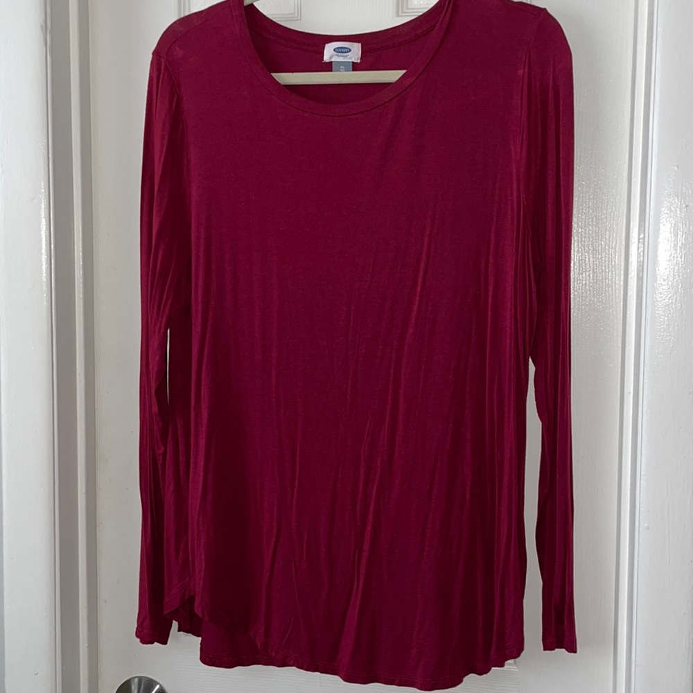 Old Navy red maroon soft long sleeve crew neck basic shirt curved hem XL